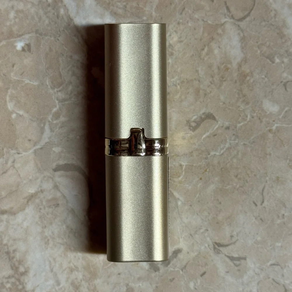 L’Oréal Colour Riche Lipstick 861 Taffeta NWT
